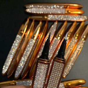 Self Adhesive Eyeliner ❥